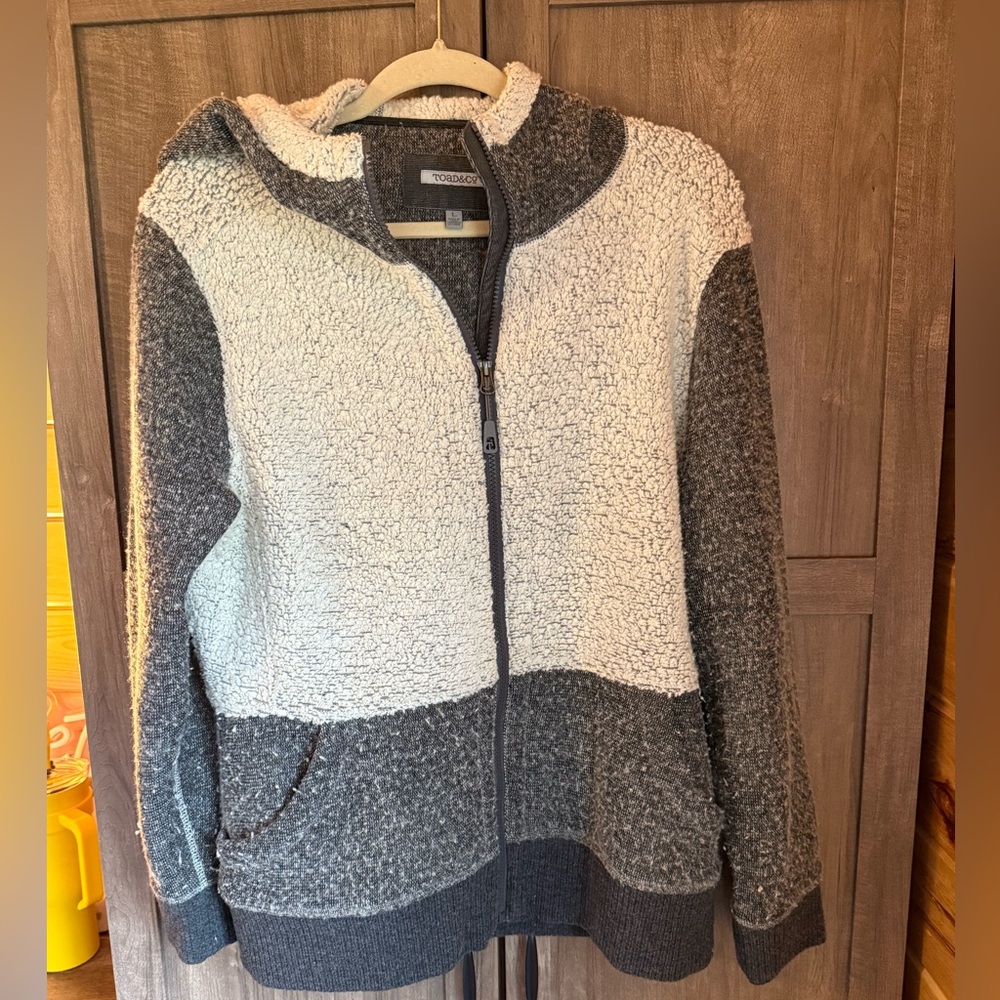 Toad & Co women’s 50% wool zip. Size large